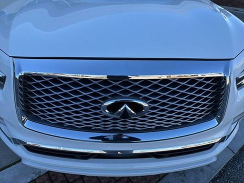 Used 2021 INFINITI QX80 Sensory w/ All-Season Package image 9