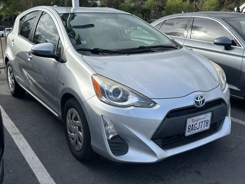 Used 2016 Toyota Prius C One FWD image 2