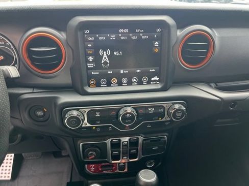 Used 2023 Jeep Gladiator Mojave w/ Trailer Tow Package AWD/4WD image 15