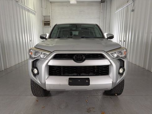 Used 2018 Toyota 4Runner SR5 Premium image 2