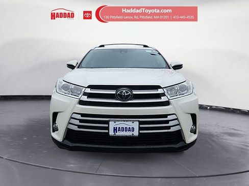 Used 2019 Toyota Highlander XLE AWD/4WD image 9