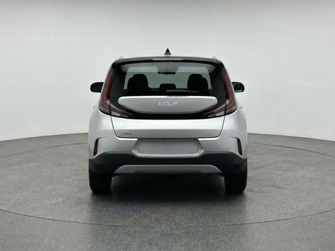 Used 2025 Kia Soul LX w/ LX Technology Package FWD image 7
