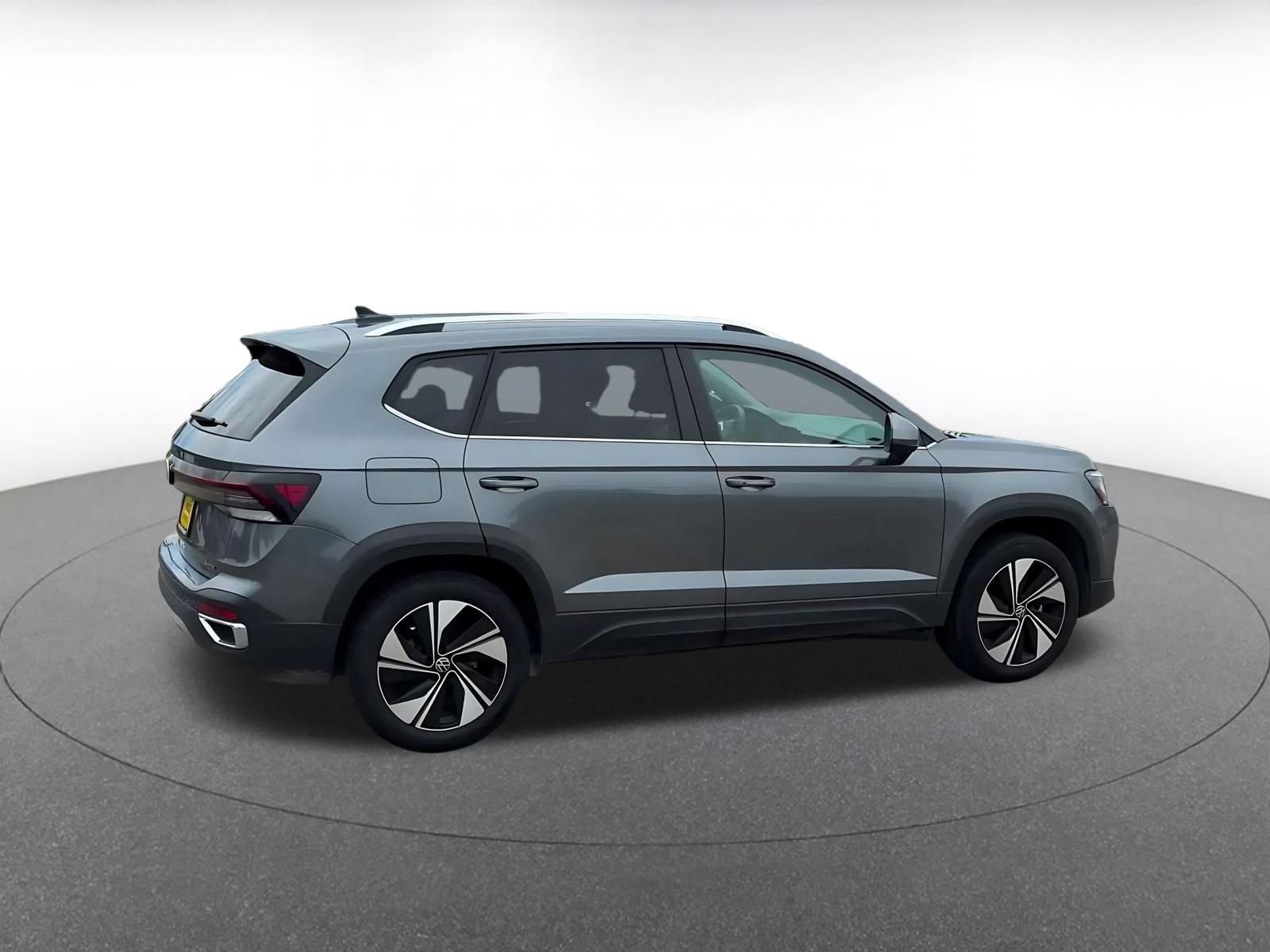 Used 2026 Volkswagen Taos SE AWD/4WD image 14