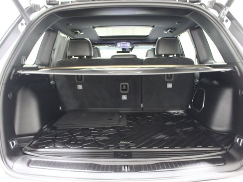 Used 2024 Jeep Grand Cherokee Limited w/ Luxury Tech Group II image 24