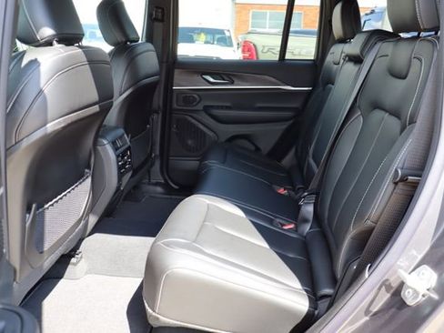 New 2026 Jeep Grand Cherokee Limited w/ Limited Altitude Package AWD/4WD image 38
