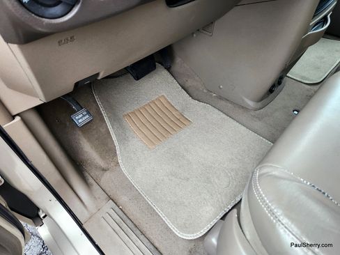 Used 2014 Chrysler Town & Country Touring image 26