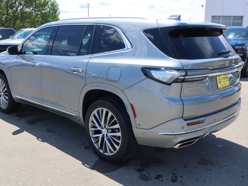 Used 2026 Buick Enclave Avenir w/ Super Cruise Package AWD/4WD image 5