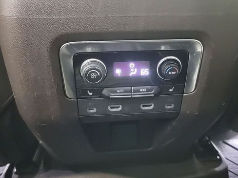 Used 2021 Chevrolet Suburban LT w/ LT Signature Package AWD/4WD image 26