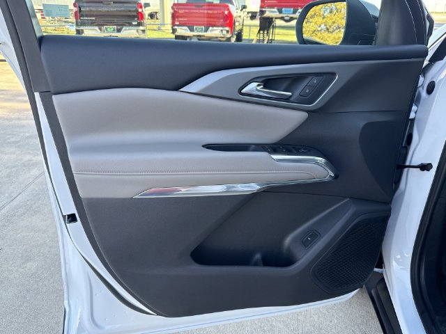Used 2026 Chevrolet Traverse LT w/ Driver Confidence Package FWD image 23