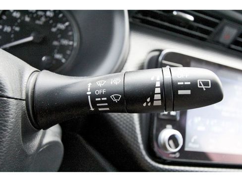 Used 2024 Nissan Kicks SV image 18