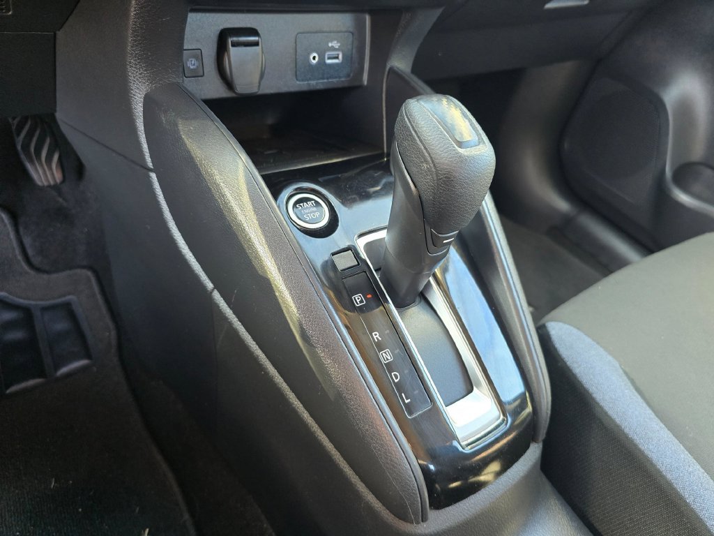 Used 2025 Nissan Versa SV FWD image 23