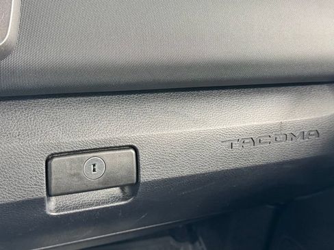 Used 2022 Toyota Tacoma TRD Off-Road AWD/4WD image 29