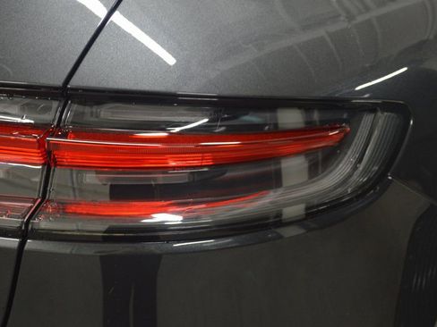 New 2026 Porsche Macan image 12