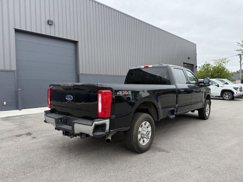 Used 2023 Ford F250 XLT AWD/4WD image 3