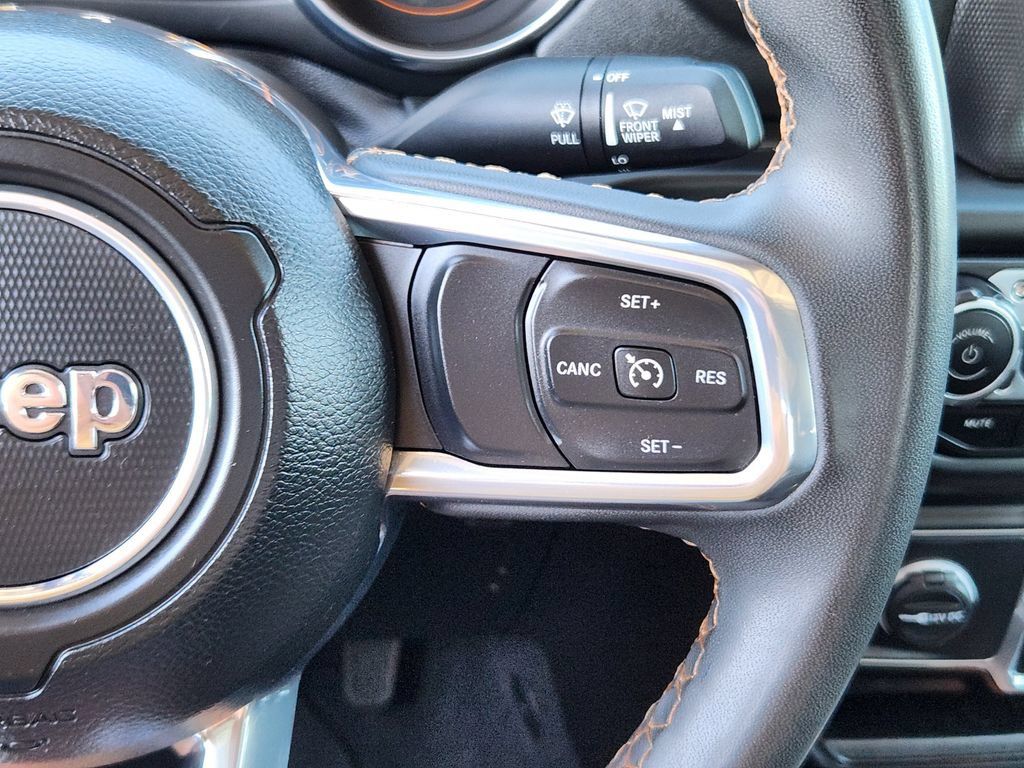 Used 2023 Jeep Gladiator Overland AWD/4WD image 19