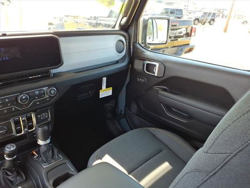 New 2026 Jeep Gladiator Sport AWD/4WD image 10