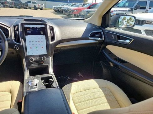 Certified 2024 Ford Edge SE image 20