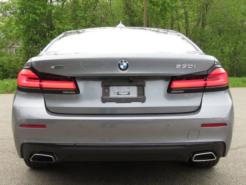Used 2022 BMW 530i xDrive w/ Convenience Package AWD/4WD image 6