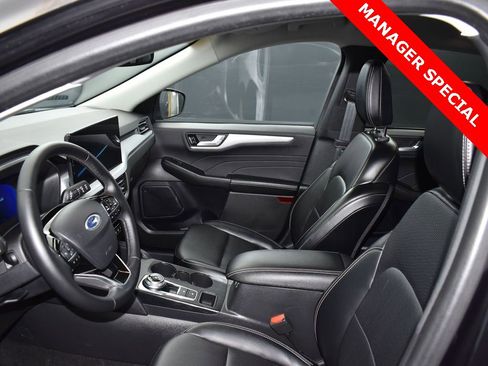 Used 2024 Ford Escape Platinum image 8