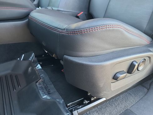 Used 2025 Chevrolet Colorado Z71 w/ Z71 Convenience Package 2 image 13