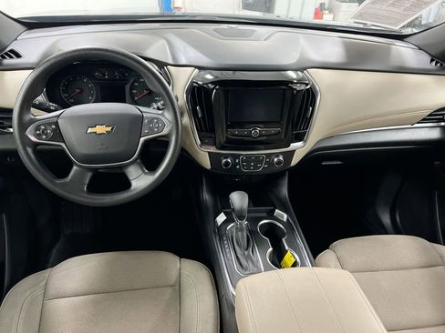 Used 2022 Chevrolet Traverse LS AWD/4WD image 10