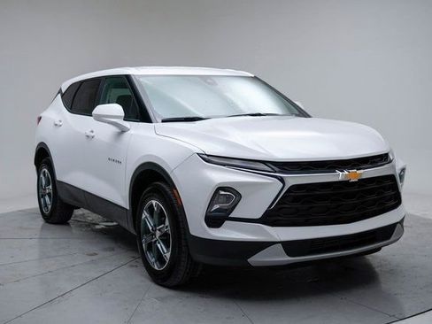 Used 2025 Chevrolet Blazer LT image 9