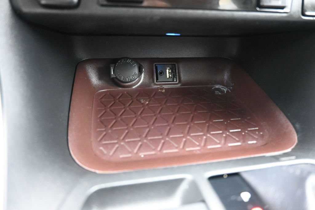 Used 2019 Toyota RAV4 Limited w/ Carpet Mat Package AWD/4WD image 23