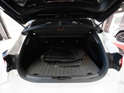 Used 2024 Toyota Corolla SE w/ SE Package image 28