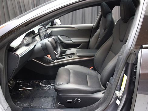 Used 2023 Tesla Model S AWD image 29