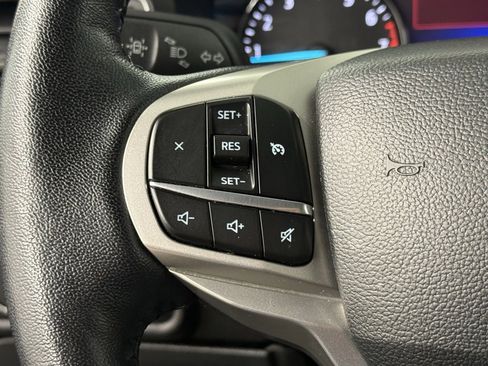 Used 2022 Ford Explorer XLT w/ Equipment Group 202A image 22