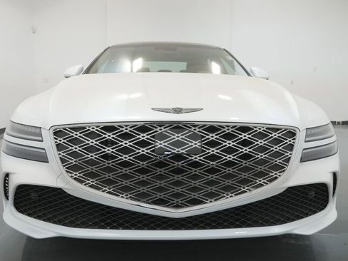 Used 2025 Genesis G80 2.5T Advanced image 3