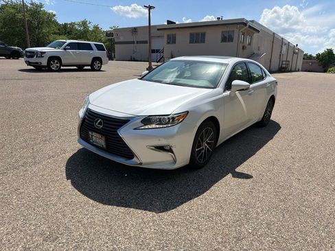Used 2017 Lexus ES 350 w/ Premium Package FWD image 7
