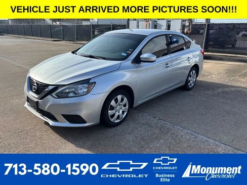 Used 2018 Nissan Sentra S FWD image 1