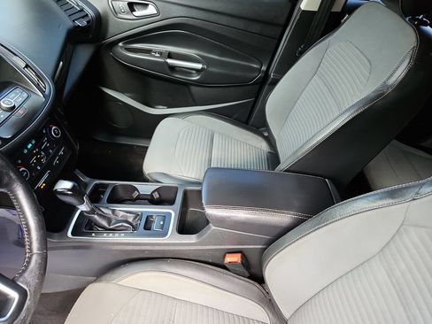 Used 2018 Ford Escape SE w/ SE Sport Appearance Package FWD image 25