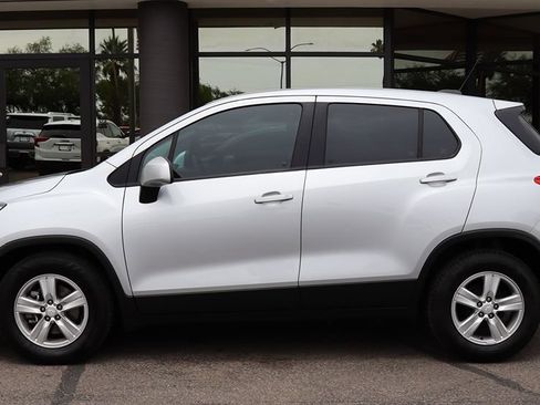 Used 2020 Chevrolet Trax LS FWD image 8