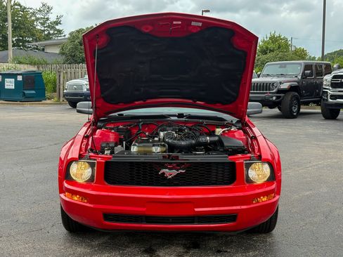 Used 2009 Ford Mustang Convertible RWD image 27