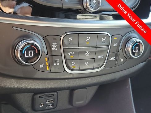 Used 2023 Chevrolet Traverse RS w/ LPO, Floor Liner Package FWD image 13