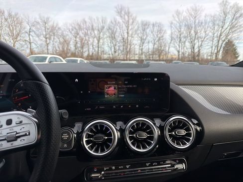 Used 2022 Mercedes-Benz GLA 250 4MATIC image 14