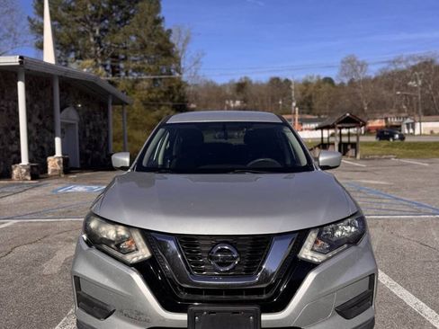 Used 2017 Nissan Rogue S w/ S Family Package FWD image 9