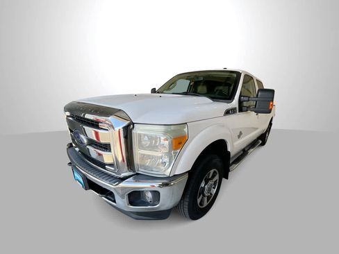 Used 2016 Ford F250 Lariat w/ Lariat Interior Package image 4