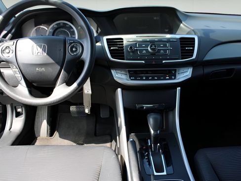 Used 2015 Honda Accord LX image 10