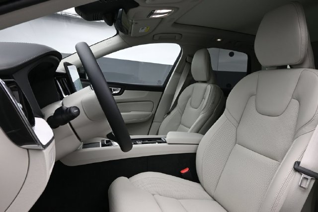 New 2026 Volvo XC60 B5 Ultra w/ Climate Package AWD/4WD image 10