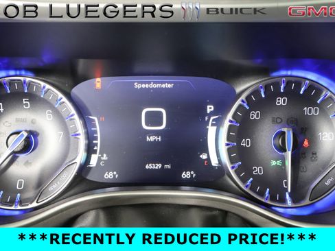 Used 2023 Chrysler Pacifica Touring-L FWD image 26