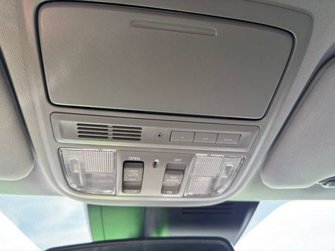 Used 2018 Honda CR-V Touring image 24