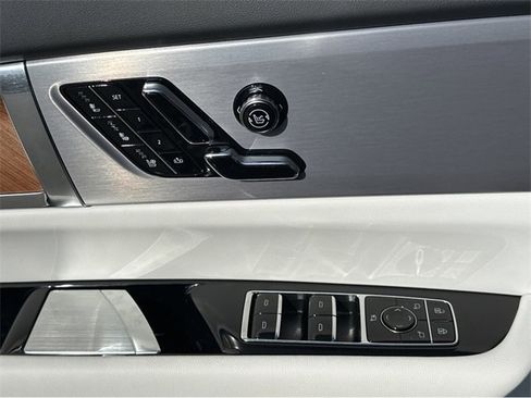 New 2026 Cadillac Vistiq Luxury image 34