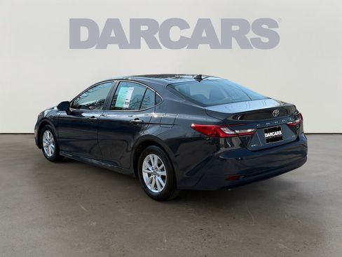 Used 2025 Toyota Camry LE image 5