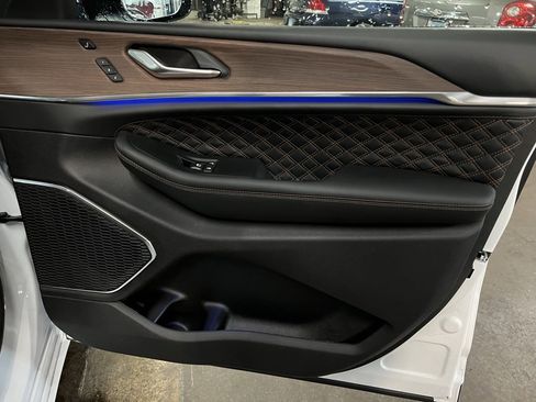 New 2025 Jeep Grand Cherokee Summit image 12