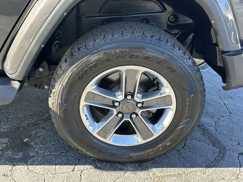 Used 2022 Jeep Wrangler Unlimited Sahara w/ Cold Weather Group image 22