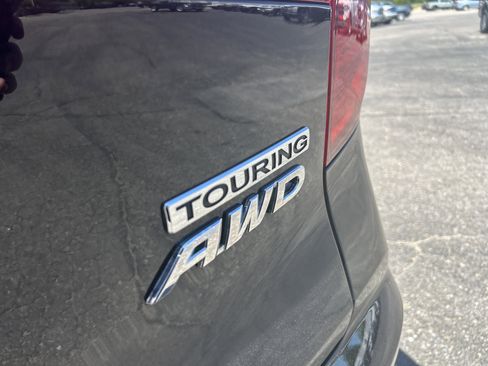 Used 2017 Honda Pilot Touring image 37