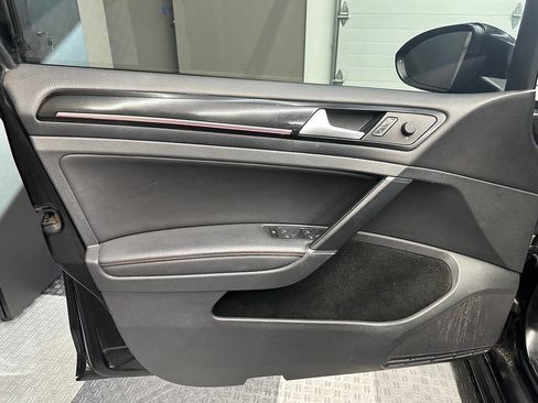 Used 2015 Volkswagen GTI 4-Door image 13